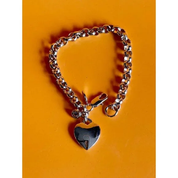 First Love Single Strand Heart Charm Bracelet 7 1/4" - Picture 5 of 6